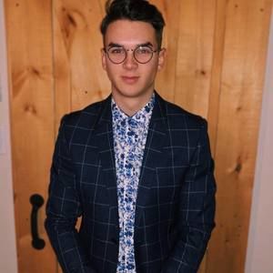 Meet your Posher, Alex